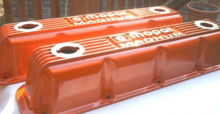 Custom Mopar Magnum valve covers in Hemi Orange