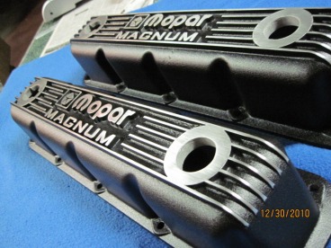 Custom Mopar Magnum valve covers in Wetstone Black