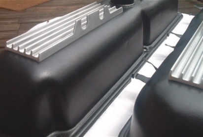 Commando valve covers in Wetstone Black